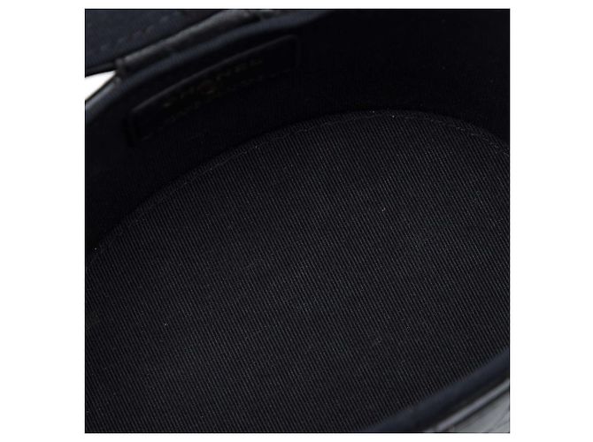 Clutch Vanity redonda Chanel em pele de cordeiro acolchoada preta com corrente CC Preto - vista 4
