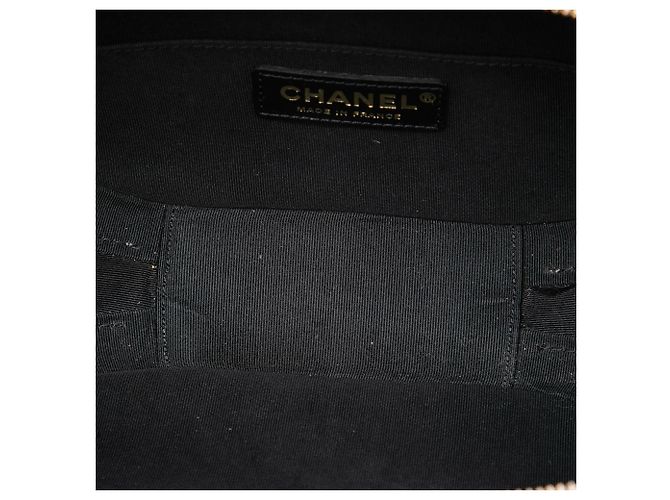 Chanel Vanity Case Small CC Matelassé in Pelle di Vitello Crumpled Bianca Bianco - vista 4