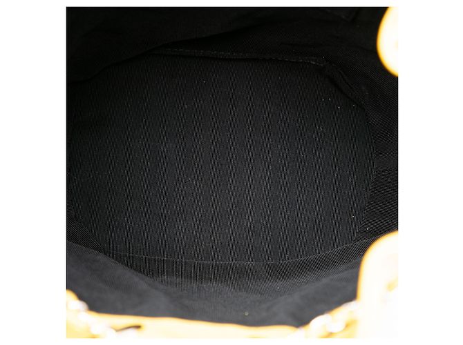 Bolsa Bucket Chanel White Paris Cuba CC em pele de cordeiro acolchoada com corrente Branco - vista 4