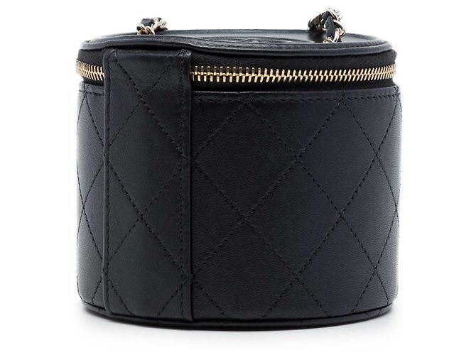Vanity Necessaire Chanel in pelle di agnello matelassé nera con catena e ciondolo Nero - vista 2