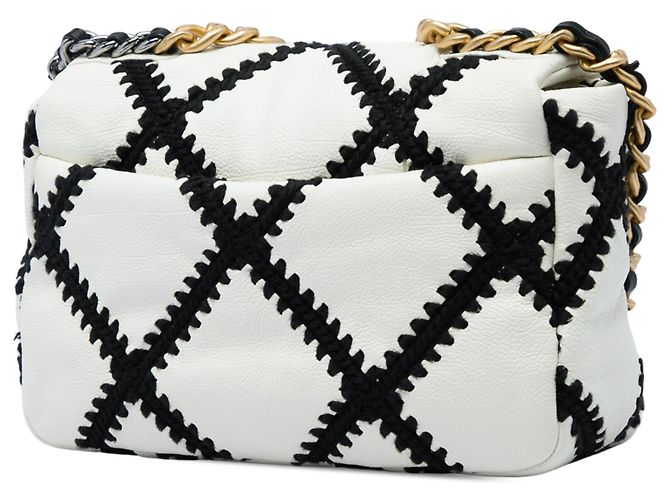 Chanel 19 Flap Medium in pelle di vitello crochet bianca Bianco Crudo - vista 2