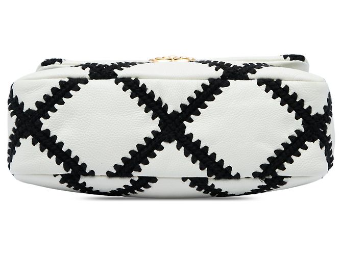 Chanel 19 Flap Medium in pelle di vitello crochet bianca Bianco Crudo - vista 3