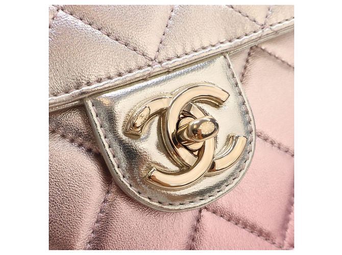 Chanel Rosa Large Quilted Gradient Metallic Lambskin Like A Wallet Flap - vista 4