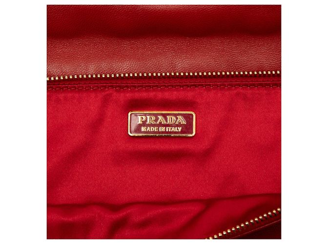 Borsa a tracolla Prada in Nappa rossa con occhielli Rosso - vista 5
