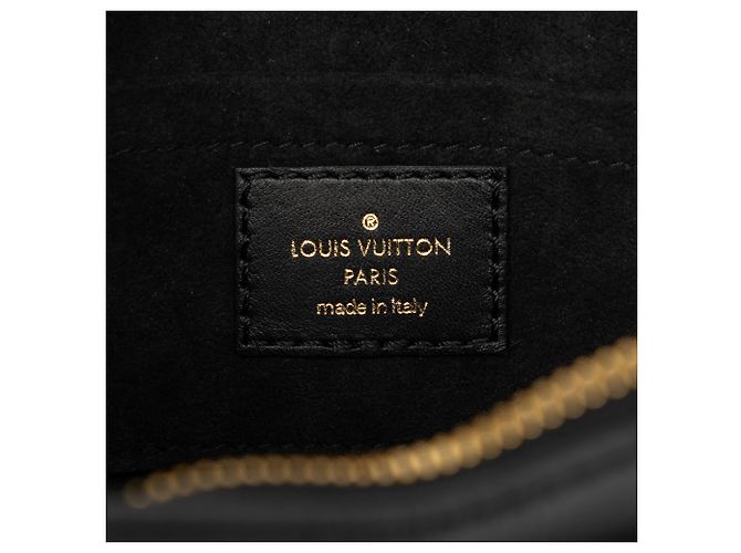 Louis Vuitton New Wave Heart Crossbody in pelle nera Nero - vista 5