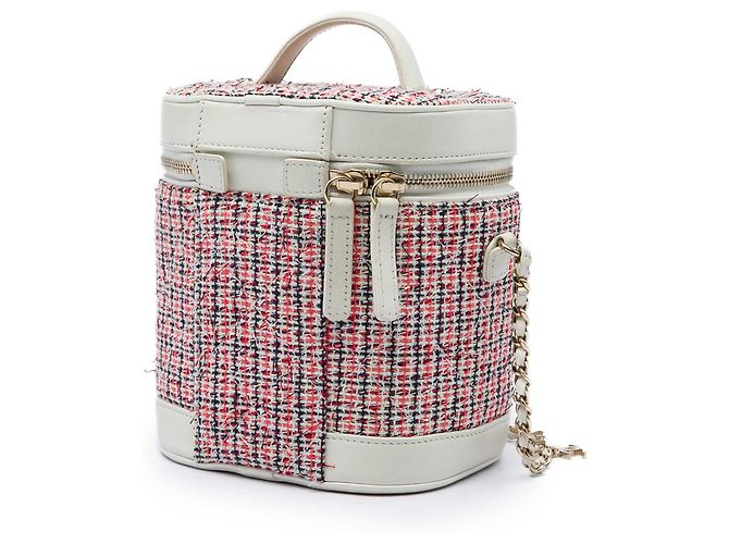 Vanity Beauty Case Chanel in Tweed Rosso e Pelle di Agnello CC - vista 2