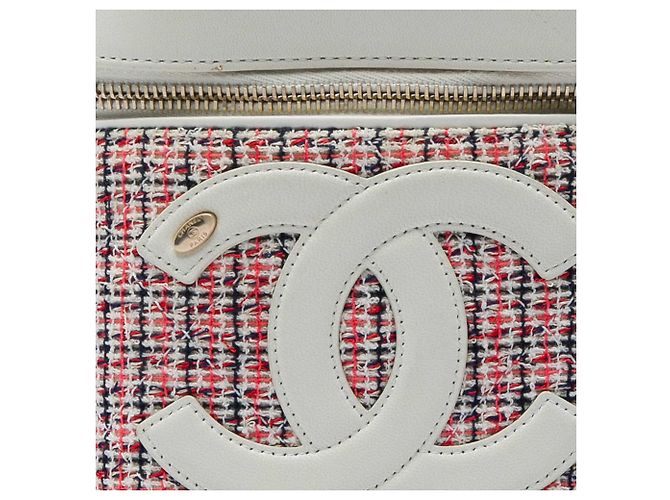 Vanity Beauty Case Chanel in Tweed Rosso e Pelle di Agnello CC - vista 5