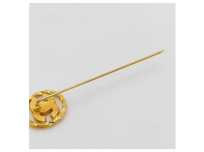 Spilla Chanel in metallo dorato con strass D'oro - vista 3