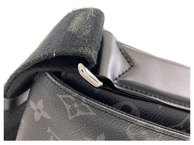 Borsa a tracolla Louis Vuitton District PM Monogramma - vista 12