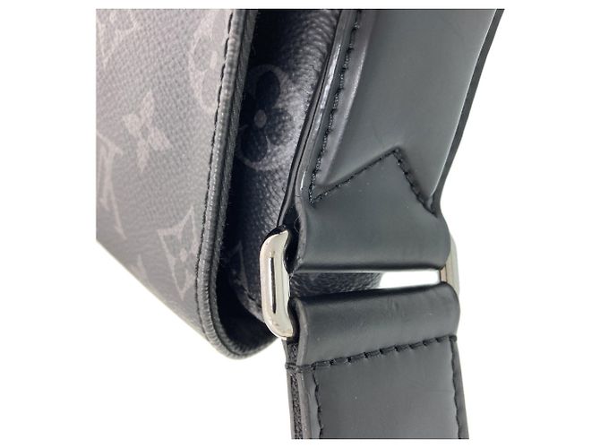 Borsa a tracolla Louis Vuitton District PM Monogramma - vista 13