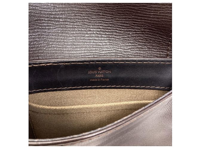 Louis Vuitton M92995 Utah Series Yuma Shoulder Bag Marron foncé - vue 6