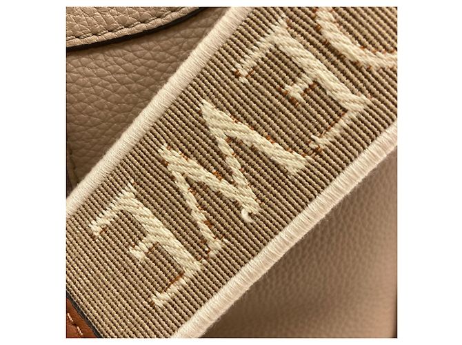 Loewe Hammock Compact 2-Way Handtasche Braun - Ansicht 15
