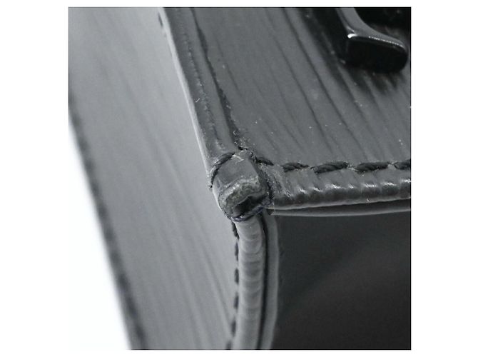 Borsa a tracolla Louis Vuitton Epi Petite Sac Plat Nero - vista 15