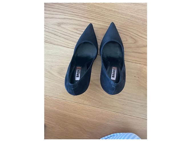 Autre Marque Décolleté Bronx in camoscio nero punta affusolata - vista 9