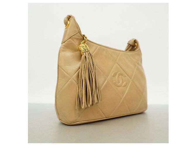 Borsa a tracolla Chanel in pelle d'agnello beige - vista 2