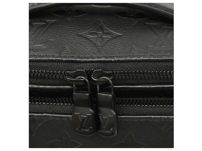 Sac banane Louis Vuitton Monogram Shadow Rush Noir - vue 8