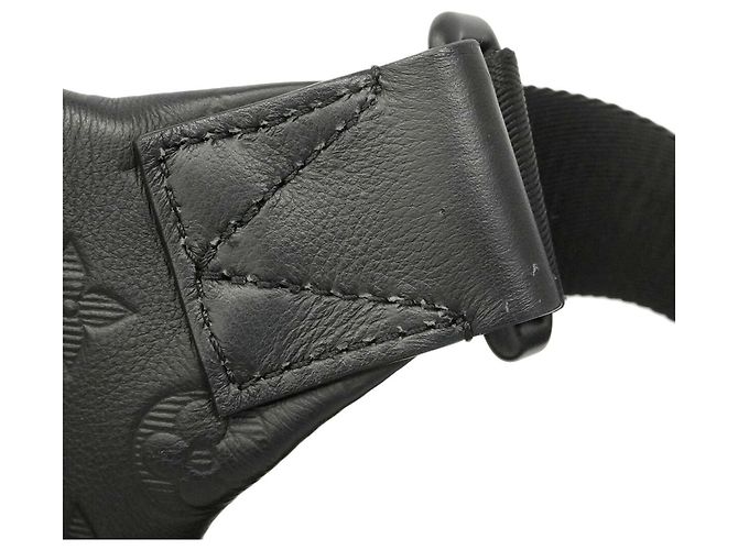 Sac banane Louis Vuitton Monogram Shadow Rush Noir - vue 9