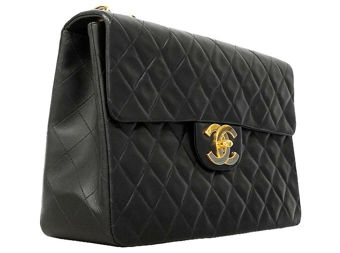 Borsa a tracolla Chanel in pelle d'agnello nera Nero - vista 2