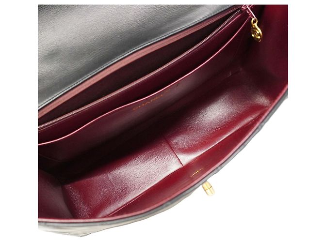 Borsa a tracolla Chanel in pelle d'agnello nera Nero - vista 4
