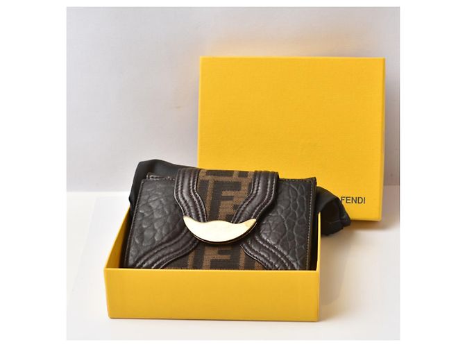 Zucca Cartera bi-fold Fendi de cuero marrón Castaño - vista 13