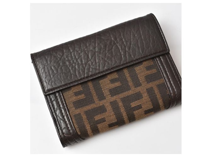 Zucca Cartera bi-fold Fendi de cuero marrón Castaño - vista 7