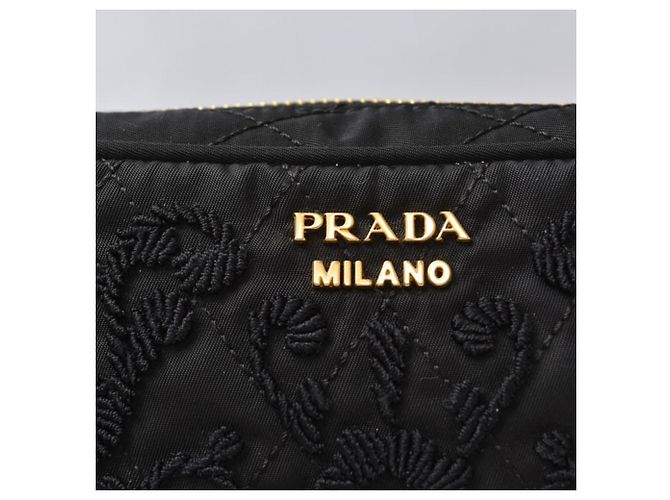 Pouch Prada in nylon nero con ricami floreali - vista 5