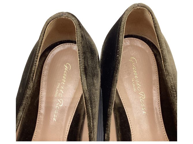 Mocassini Slip-On Gianvito Rossi in velluto olive Verde Verde oliva - vista 9