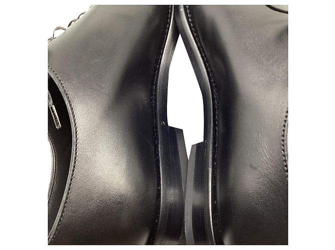 Salvatore Ferragamo Lace-Up Oxford Shoes in Black Leather - view 9