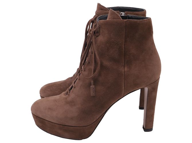 Stivaletti stringati Prada in camoscio marrone - vista 4