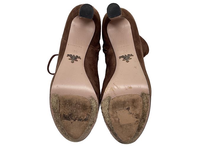 Stivaletti stringati Prada in camoscio marrone - vista 7