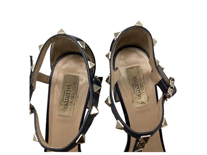 Sandali con tacco Rockstud T-Strap Valentino Garavani in pelle nera Nero - vista 10