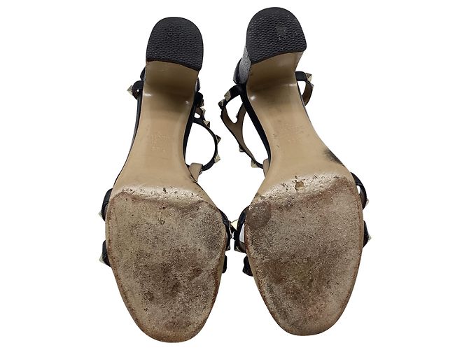 Sandali con tacco Rockstud T-Strap Valentino Garavani in pelle nera Nero - vista 8