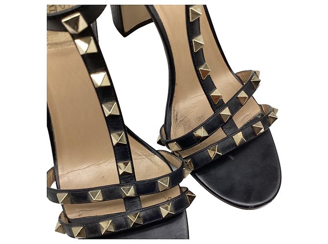 Sandali con tacco Rockstud T-Strap Valentino Garavani in pelle nera Nero - vista 9