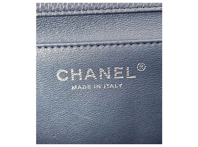 Chanel Borsa a tracolla con catena e patta in pelle caviar blu - vista 12