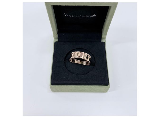 Van Cleef & Arpels 18K Rose Gold Ring Pink - view 3