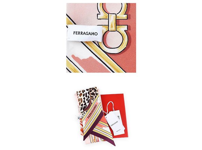 Salvatore Ferragamo Sciarpa in seta stampata Felini da donna Rosa - vista 5