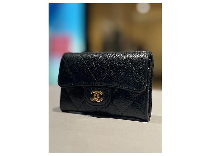 Chanel Tarjetero Classic Caviar Black Gold Negro - vista 5