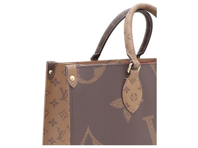 Louis Vuitton Borsa Tote e a tracolla OnTheGo MM in Monogram Canvas Multicolore - vista 5