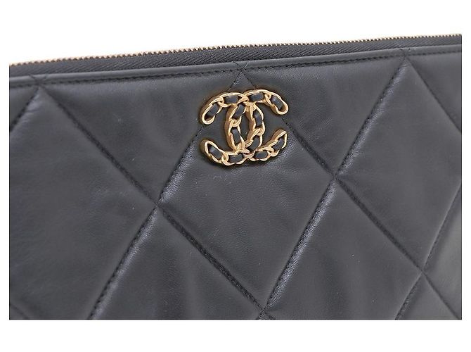 Clutch Chanel 19 Medium in pelle nera Nero - vista 5