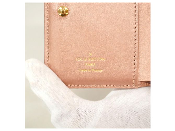 Louis Vuitton Monogram Embossed Portefeuille Lou Wallet D'oro - vista 4
