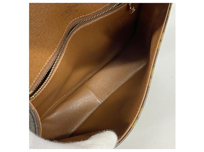 Borsa a tracolla Louis Vuitton Monogram Saint Cloud GM Marrone - vista 4