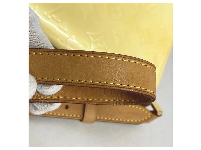 Borsa a tracolla Louis Vuitton Vernis Thompson Street Bianco - vista 10