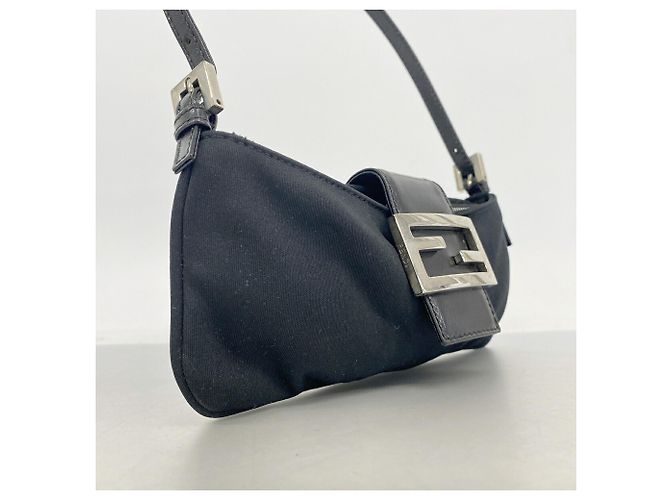 Borsa a mano Fendi in nylon nero - vista 2