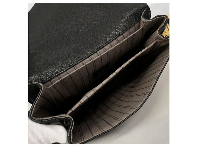 Borsa Louis Vuitton Monogram Empreinte Pochette Metis MM Nero - vista 4