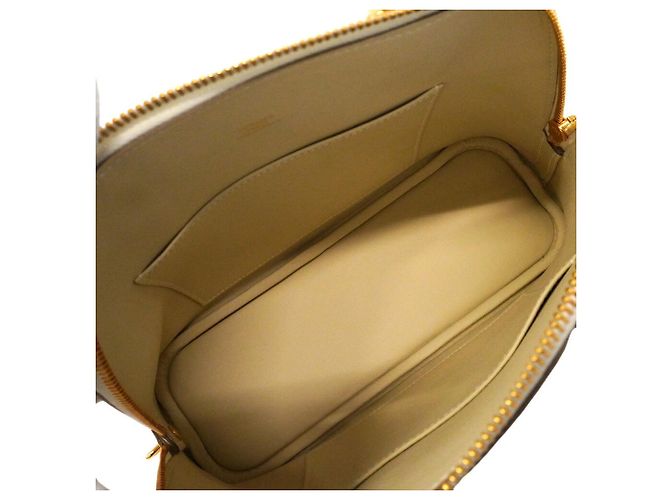 Hermès Hermes Bolide 25 Handbag White - view 4