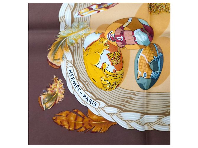 Hermès Lenço de seda Couvée d'Hermès 89cm 1994 Marrom Multicor - vista 7