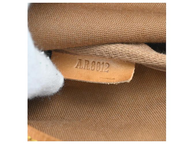 Louis Vuitton Saumur Monogram 30 Marrone - vista 7