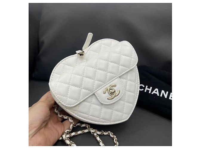 Borsa Chanel Love Bag in Pelle di Agnello Bianca Bianco - vista 3