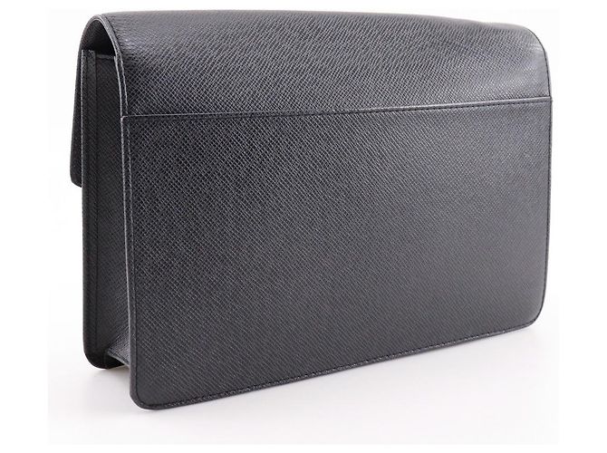 Louis Vuitton Selenga Pochette Pelle Taiga Nero - vista 2