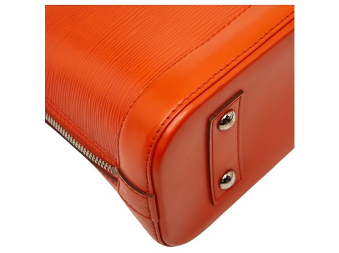 Borsa a mano e a tracolla Louis Vuitton Epi Alma BB Arancione - vista 6